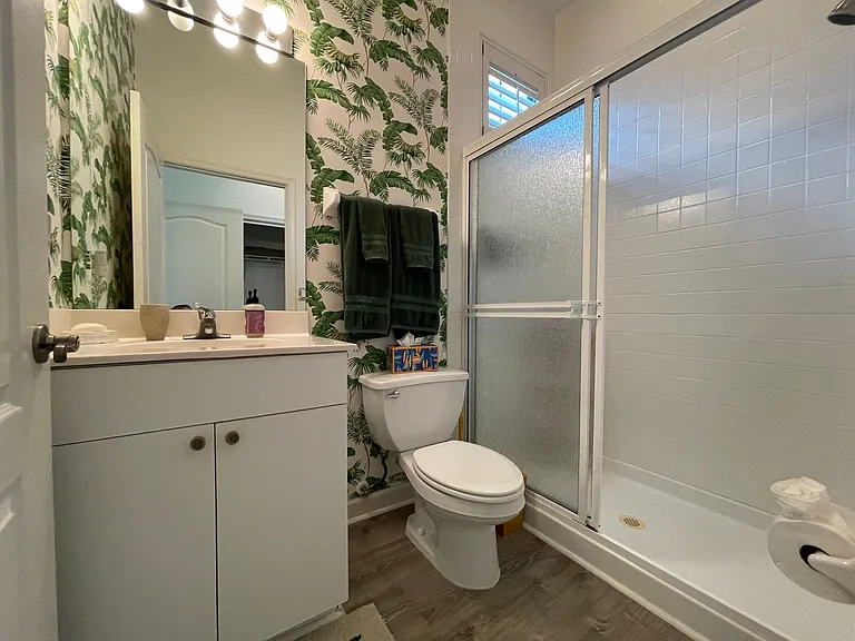 2377 Ravenna Blvd #202 — Photo 26