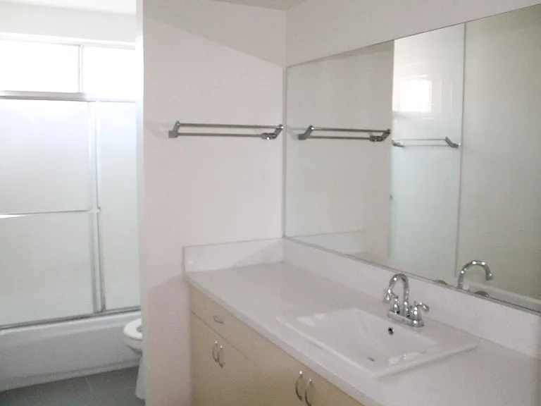 4487 Colbath Ave — Photo 10