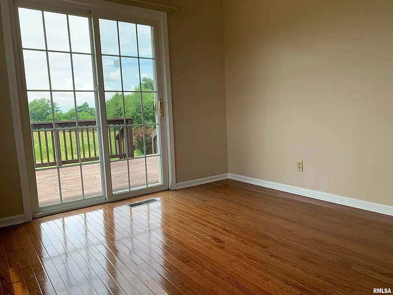6525 N Kramm Rd — Photo 25