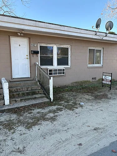 1023 Main St Photo 1
