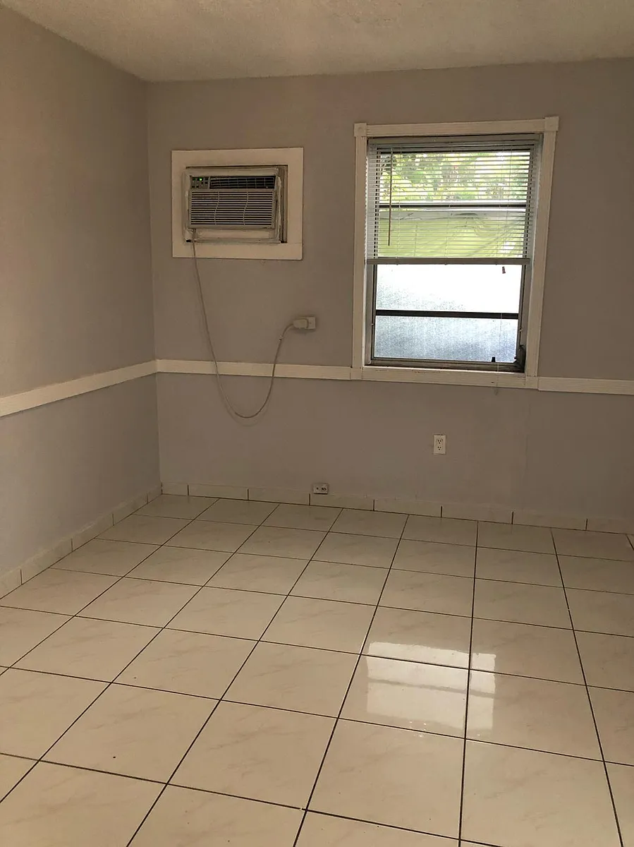 Living room/common area - 5231 SW 7th St #1C