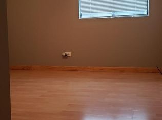 1590 Perry Ct, Aurora, IL 60505