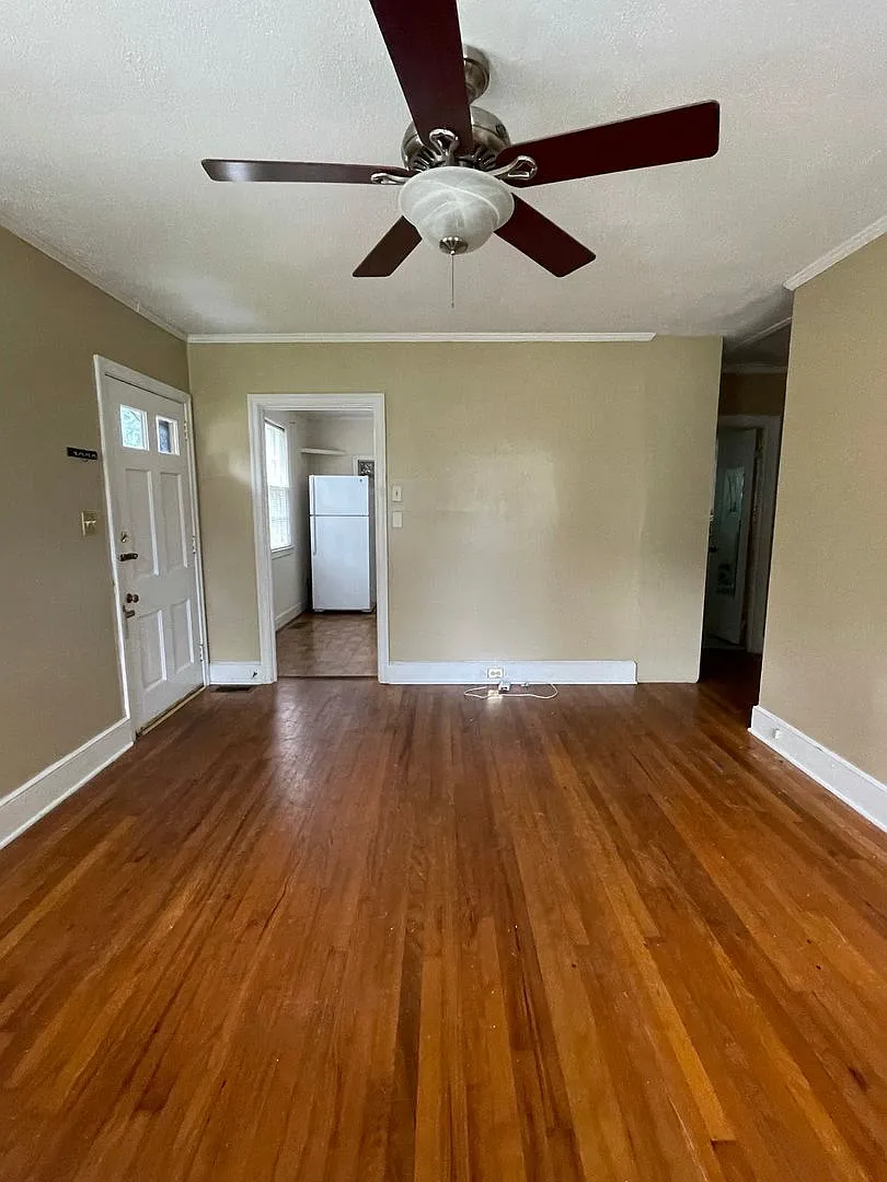 Rosewood — Photo 2