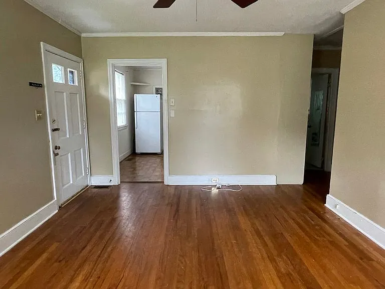 601 Elm Ave — Photo 2
