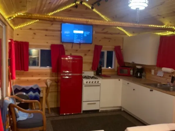 6027 Highway 1, Silver Bay, MN 55614