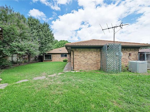 2nd image of 4725 Cinnamon Hill Dr