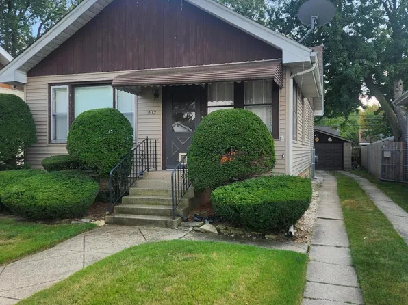 902 169th Pl, Hammond, IN 46324