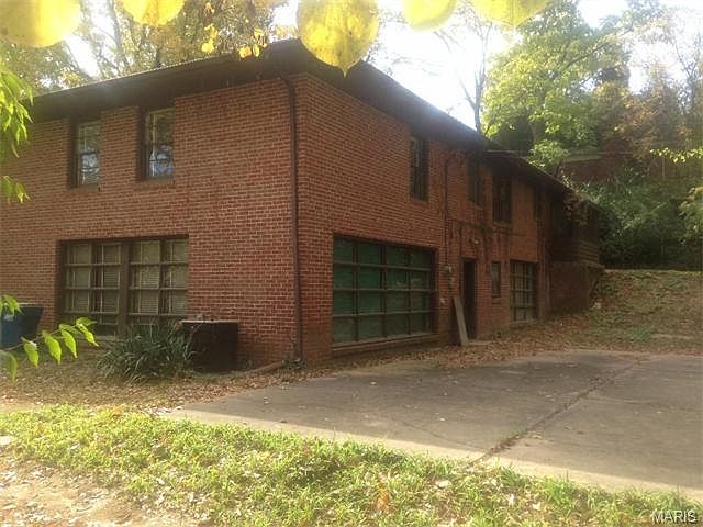 2nd image of 7 Colonial Hills Dr