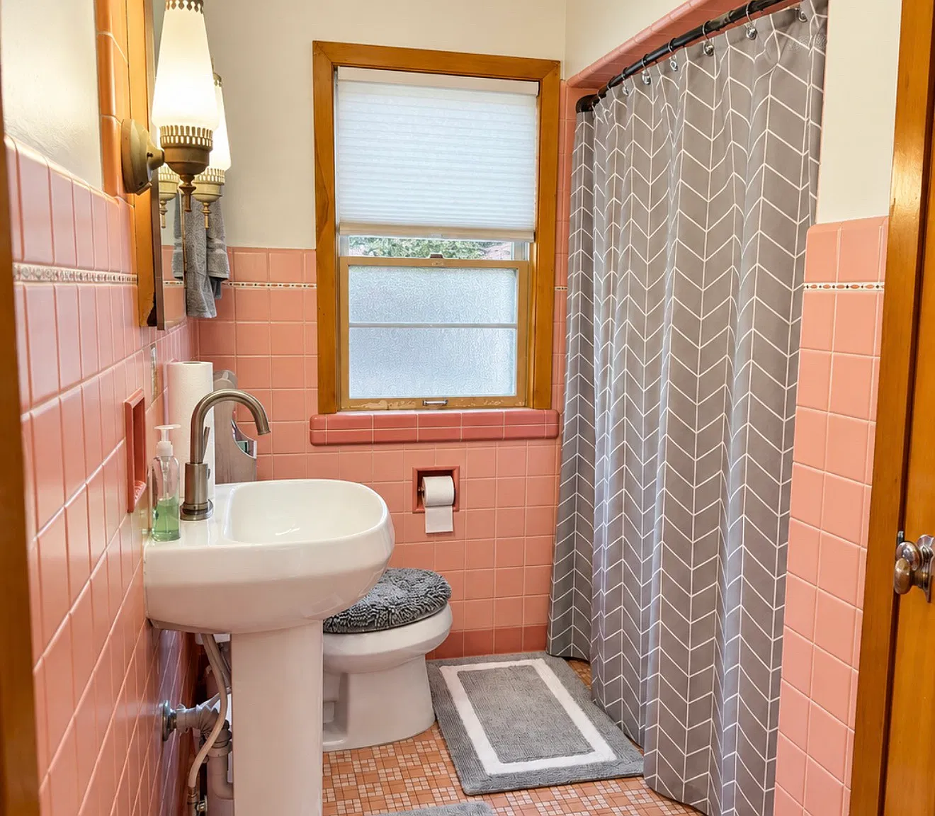 2 bed, 1200 sqft, $2,000 — Photo 4