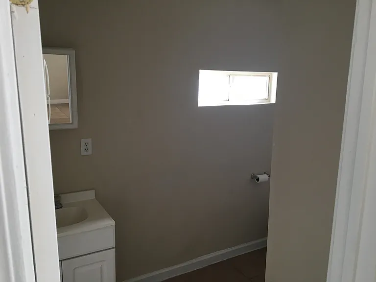 132 Hopkins Ave — Photo 10