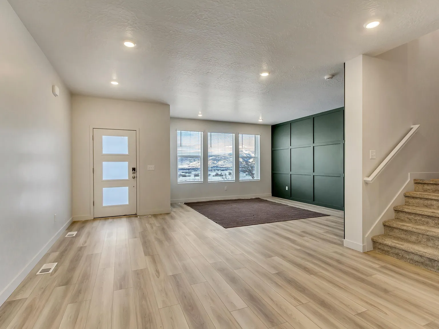 3 bed, 2.5 bath, 1951 sqft, $2,950 — Photo 4