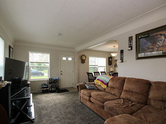4th image of 9317 Garfield Ave S