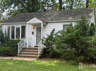 212 Middlesex Ave, Iselin, NJ 08830