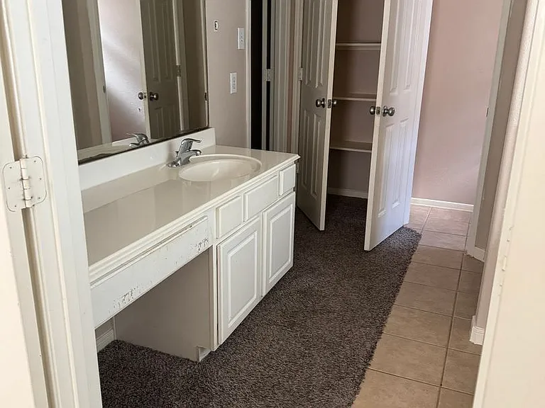 2926 Meadowglen Crst — Photo 11