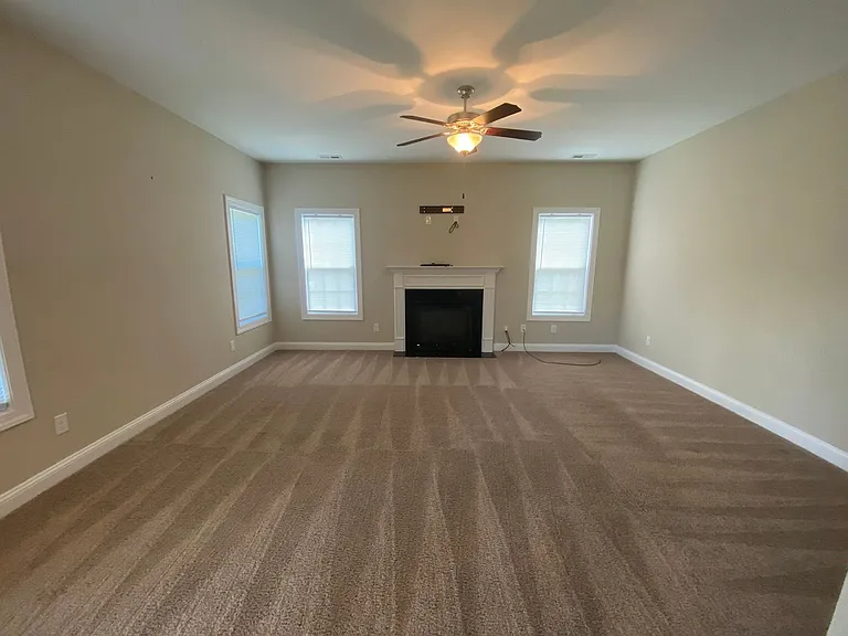 879 Stormy Gale Ln — Photo 4