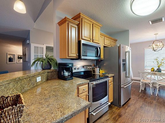 4th image of 678 Coral Trace Blvd