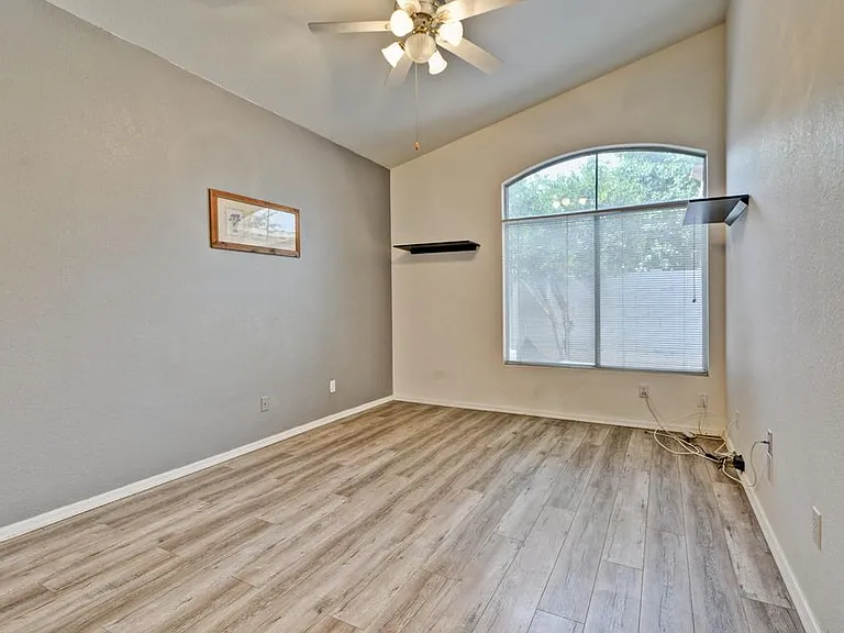 3438 E Rockwood Dr — Photo 7
