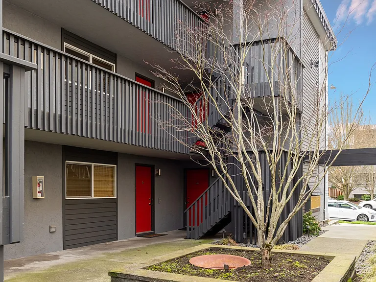 2132 California Ave SW — Photo 18