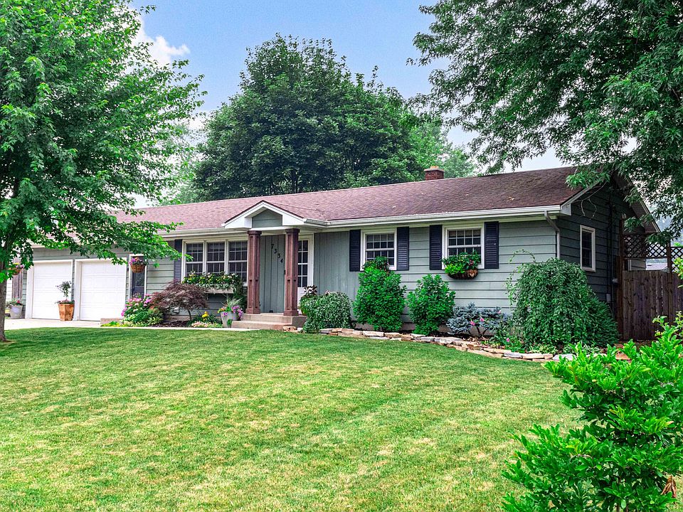 7334 Glendora Ave, Jenison, MI 49428 Zillow