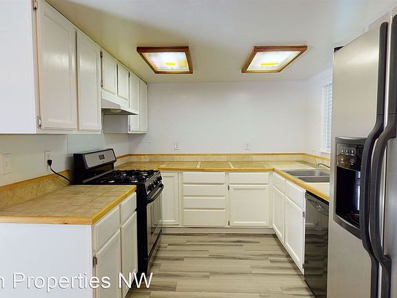 5th image of 1102 Olympia Ave NE APT 21
