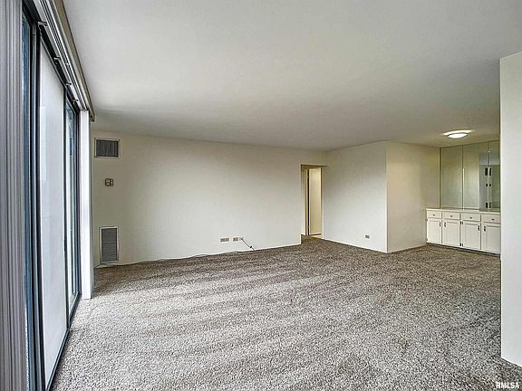 2nd image of 1800 7th St Unit 6F