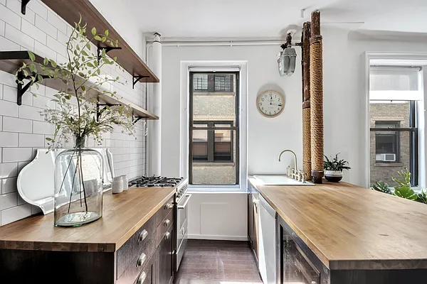 Sold by Compass | media 19