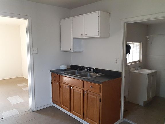 3rd image of 2206 Santiago St #1