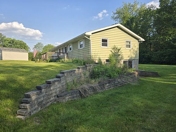 5th image of 27 Ashley Ct
