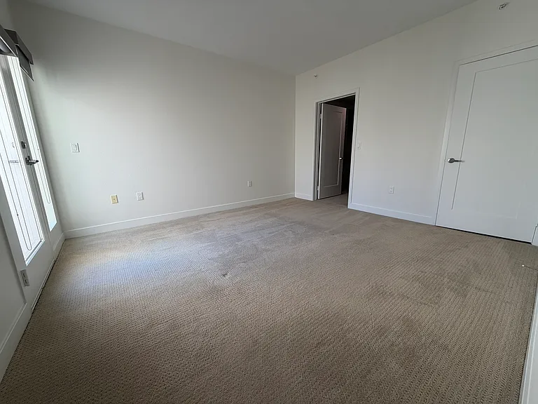 436 S Virgil Ave #Penthouse 15 — Photo 8