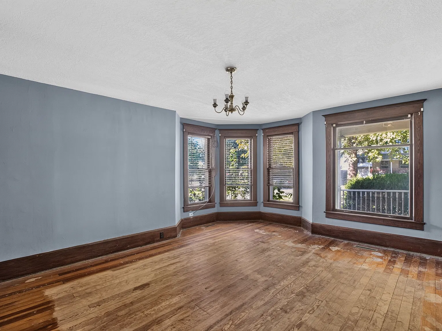 621 N Anthony Ave - 1 — Photo 4