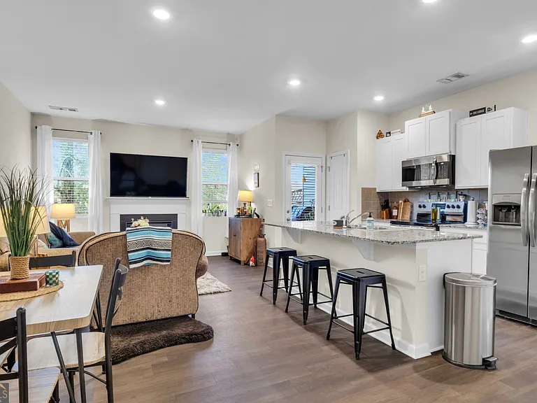 62 Chastain Cir — Photo 5