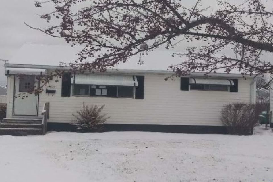 1st image of 15822 Meigs Blvd