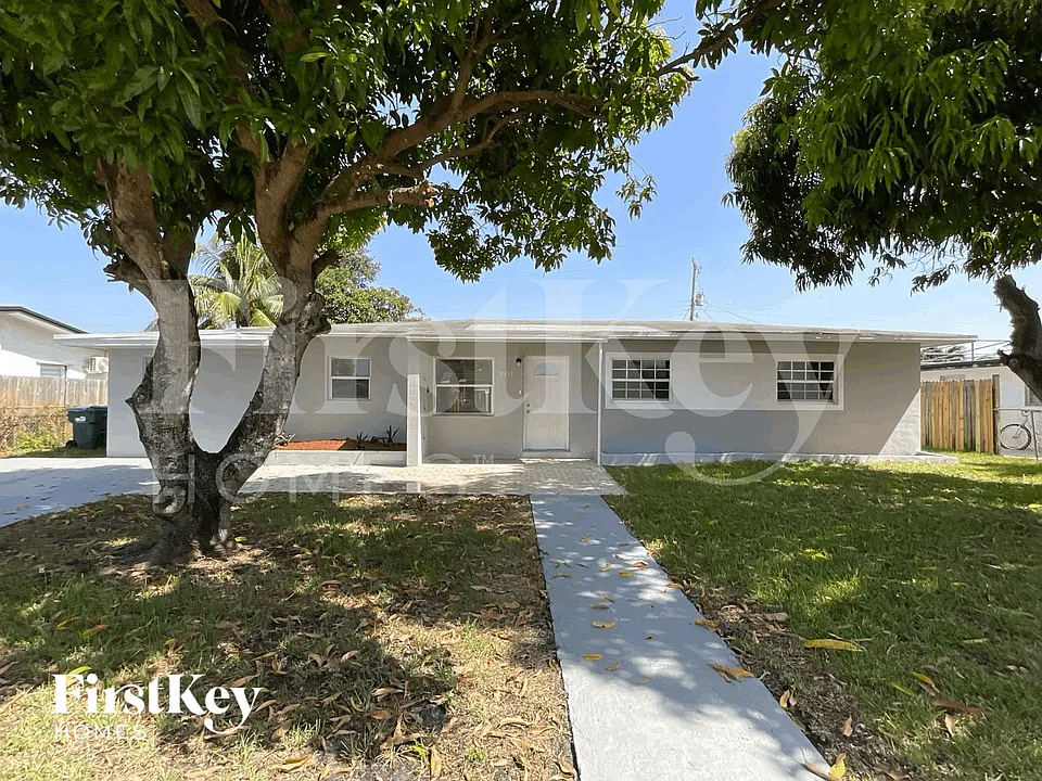3951 NW 173rd Ter