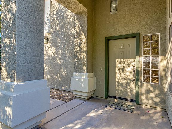 5th image of 11018 W Wilshire Dr