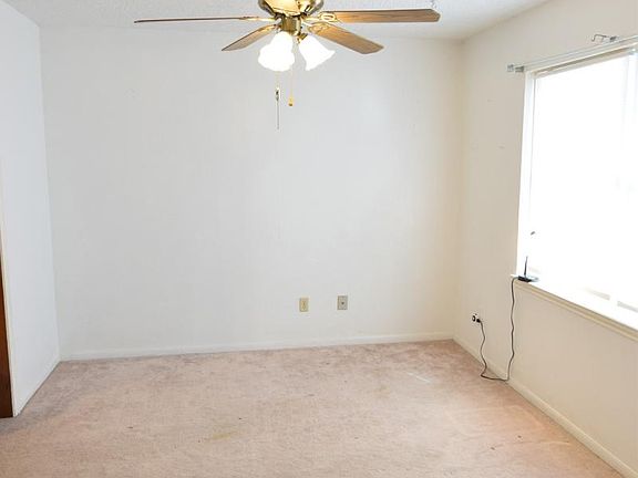 5th image of 1703 Kenyon St
