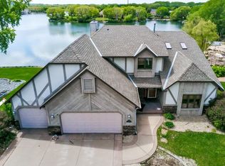 15744 Highview Dr, Apple Valley, MN 55124