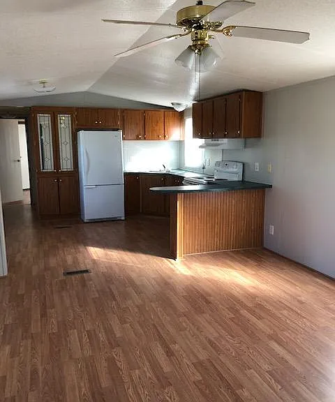 3392 Julia Ct — Photo 2