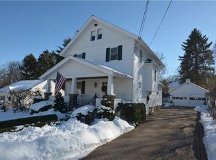 13 Maple St, Pittsford, NY 14534