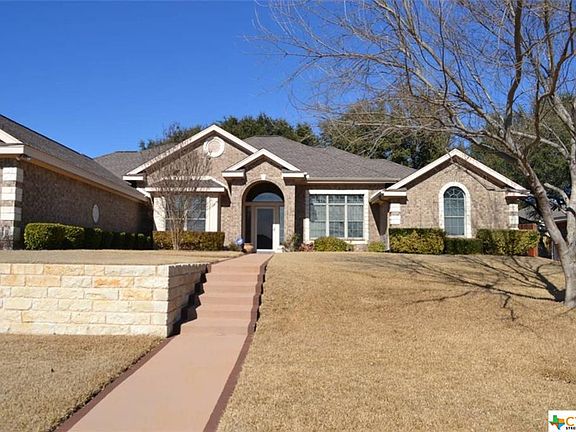 2nd image of 401 Wrought Iron Dr