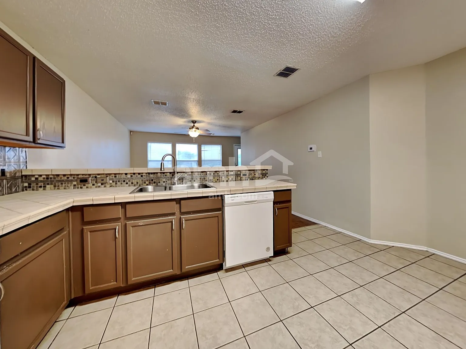 3 bed, 2.0 bath, 1508 sqft, $1,845 — Photo 4