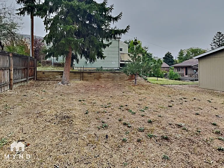 706 Iowa St — Photo 22