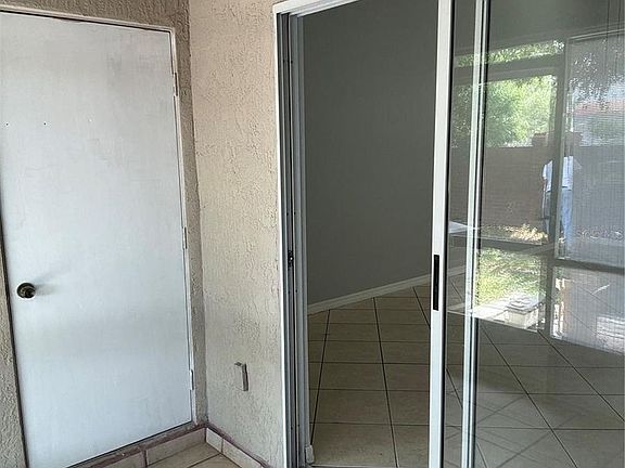 5th image of 2194 Cypress Bay Blvd #1