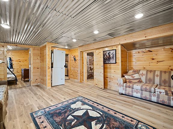 4th image of 414 Upper Cane Creek Rd