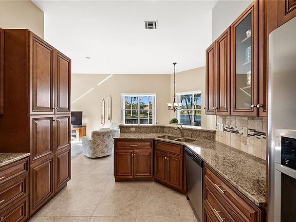 5th image of 20523 Foxworth CIR