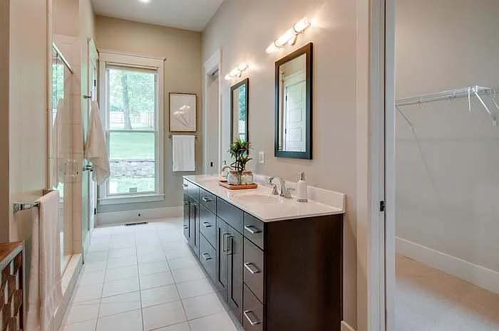 829 Acklen Ave — Photo 10