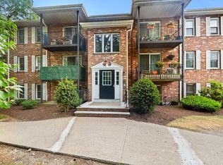 346 Neponset St APT K, Canton, MA 02021