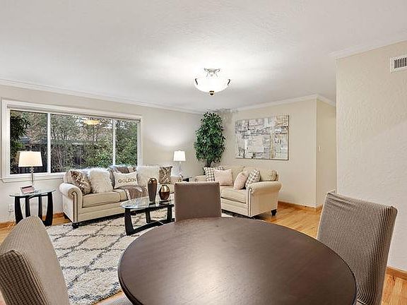5th image of 10421 Pineville Ave