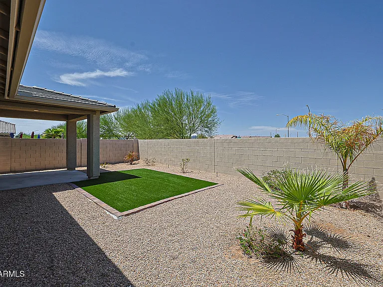 9018 W San Miguel Ave — Photo 18