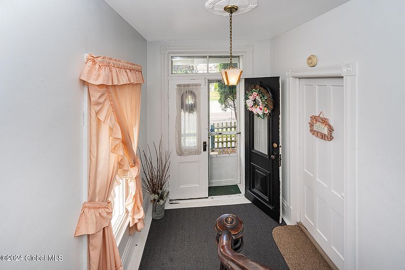 4th image of 280 4th Avenue