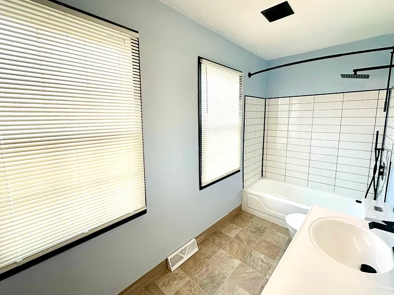 3007 Wade Ave — Photo 5